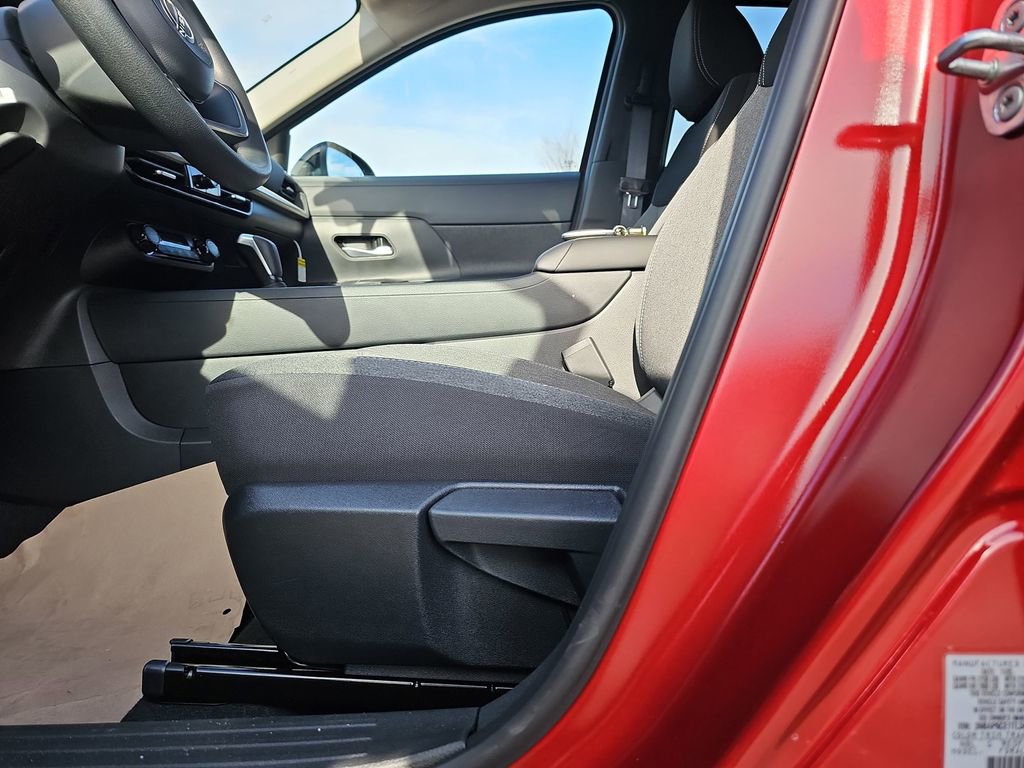 New 2026 Nissan Kicks SV w/ Charging Package FWD image 32