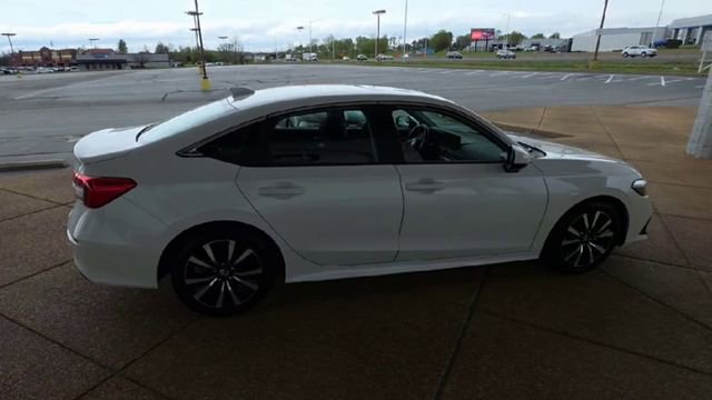 Used 2024 Honda Civic EX image 2