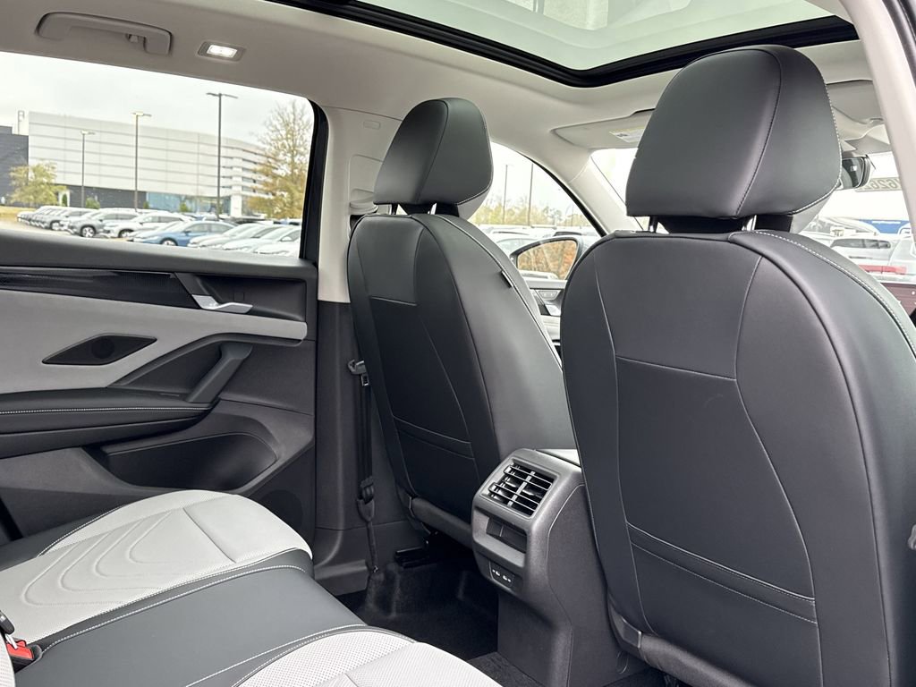 New 2026 Volkswagen Tiguan SE image 19