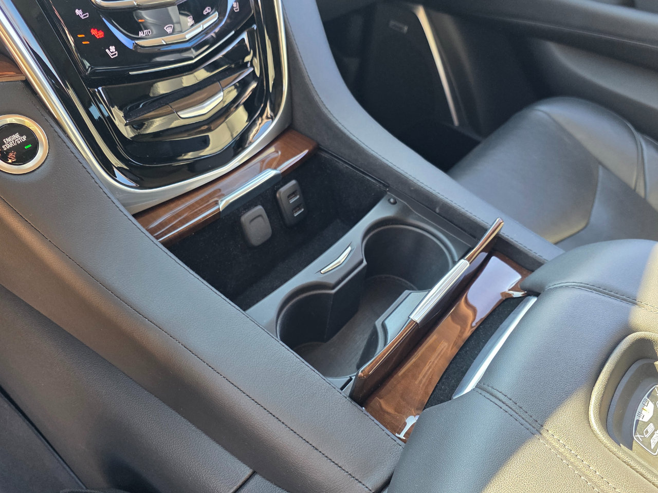 Used 2020 Cadillac Escalade Luxury image 10