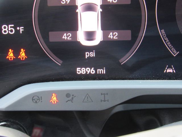 Used 2022 Porsche Taycan 4S image 40