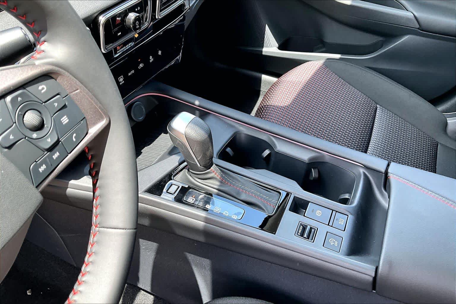New 2026 Nissan Sentra SR w/ Floor Mat Package FWD image 11