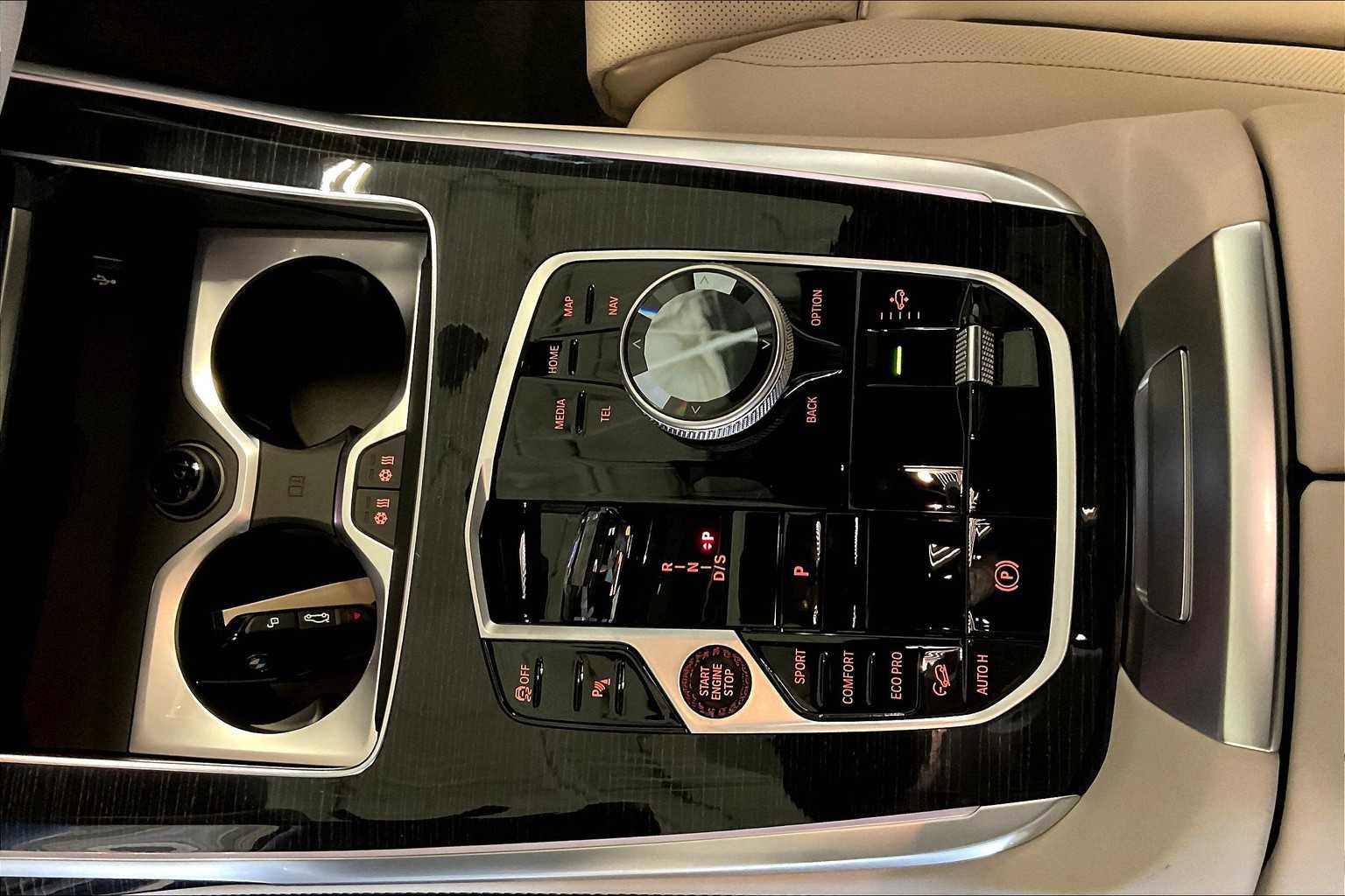 New 2026 BMW X7 M60i image 7