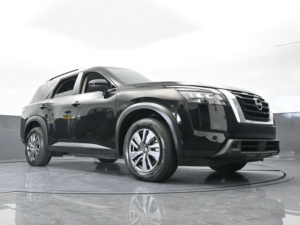 Used 2025 Nissan Pathfinder SV image 65