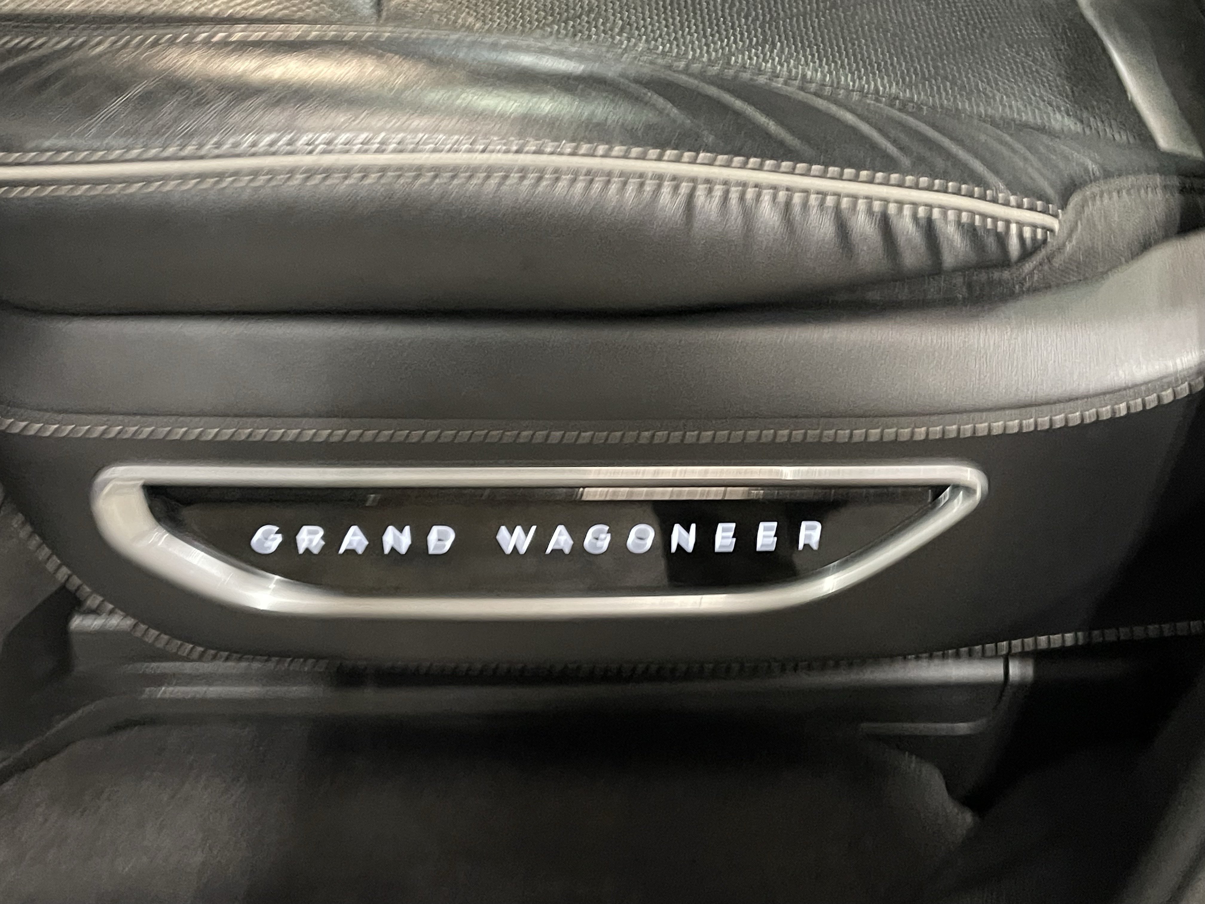 Used 2023 Jeep Grand Wagoneer Series II AWD/4WD image 20