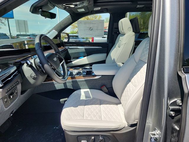New 2026 Cadillac Escalade Platinum Sport w/ LPO, ONYX Package AWD/4WD image 9