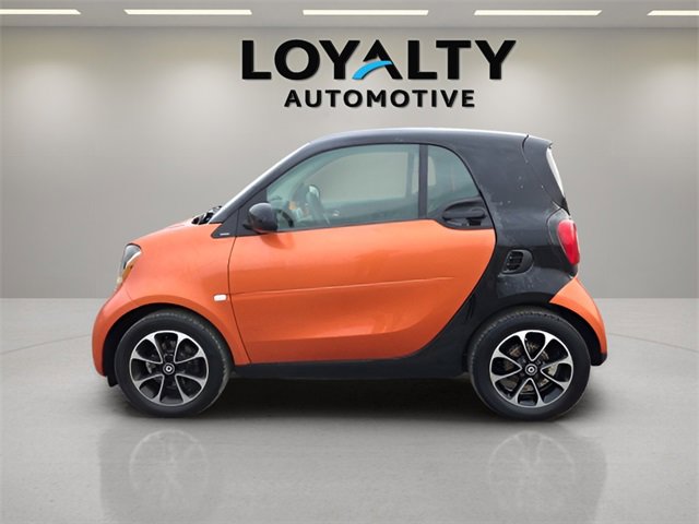 Used 2016 smart fortwo passion image 2