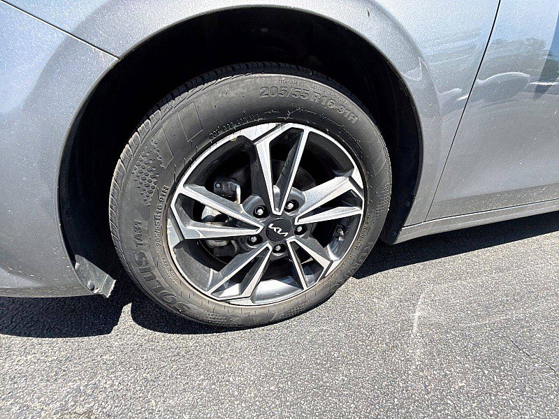 Used 2024 Kia Forte LXS FWD image 14