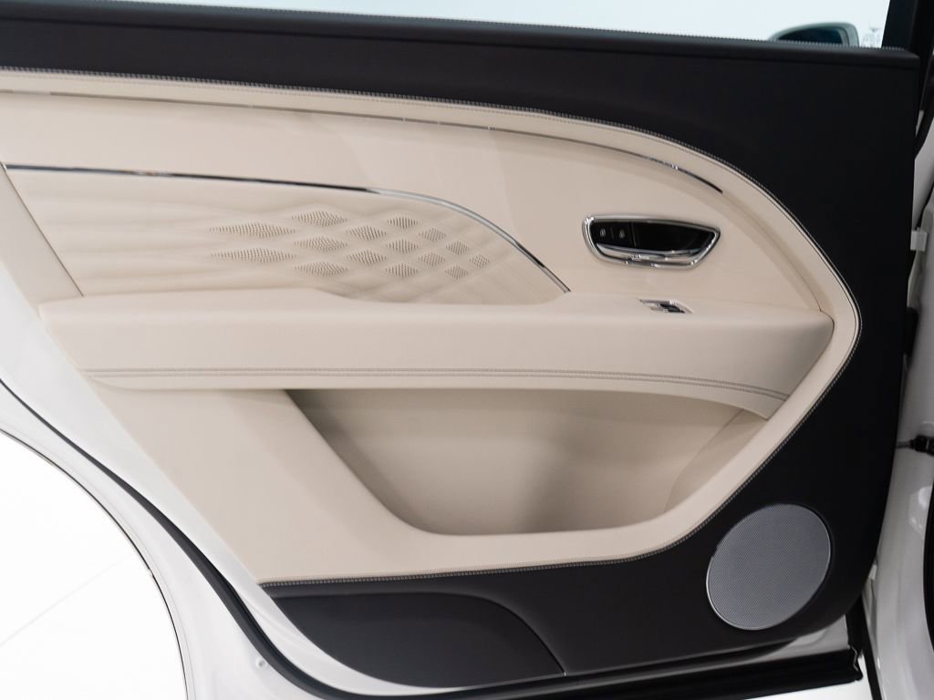 Certified 2024 Bentley Bentayga Extended Wheelbase AWD/4WD image 22