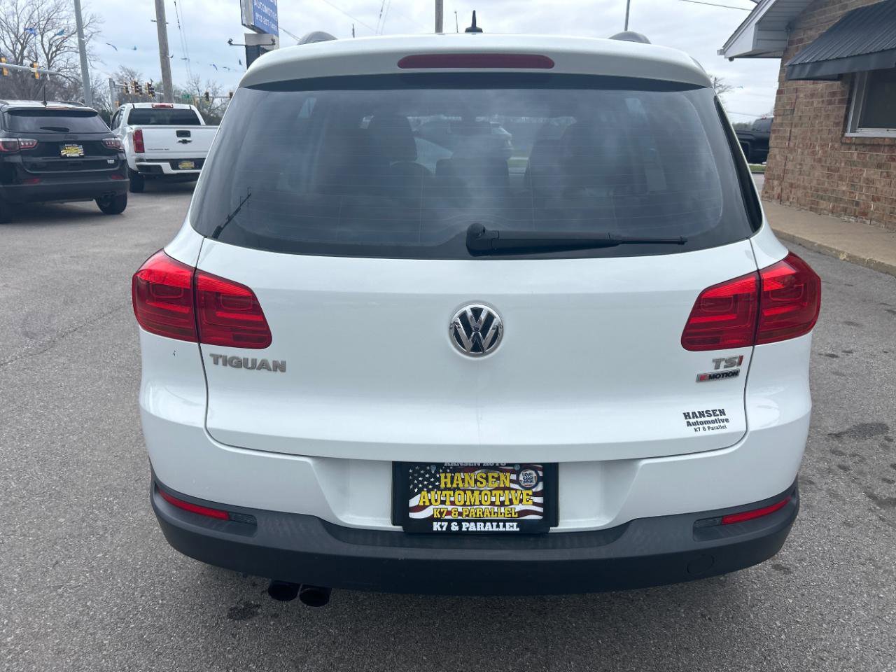 Used 2016 Volkswagen Tiguan S image 6