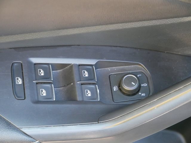 Used 2024 Volkswagen Jetta SE FWD image 15