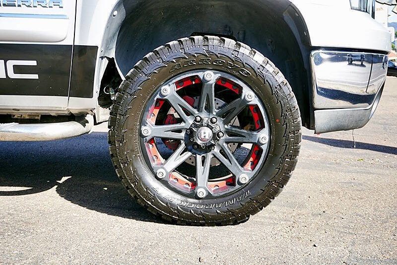 Used 2010 GMC Sierra 1500 SLE w/ Regional Value Package image 12