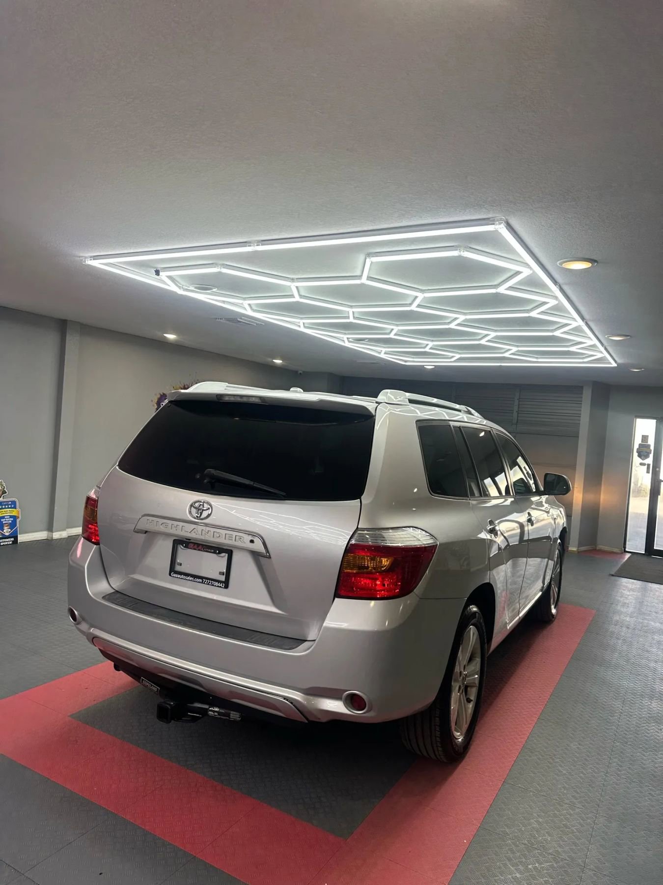 Used 2010 Toyota Highlander Limited image 6