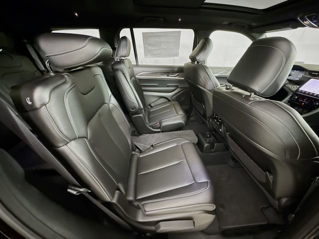 New 2025 Jeep Grand Cherokee L Limited w/ Black Appearance Package image 29