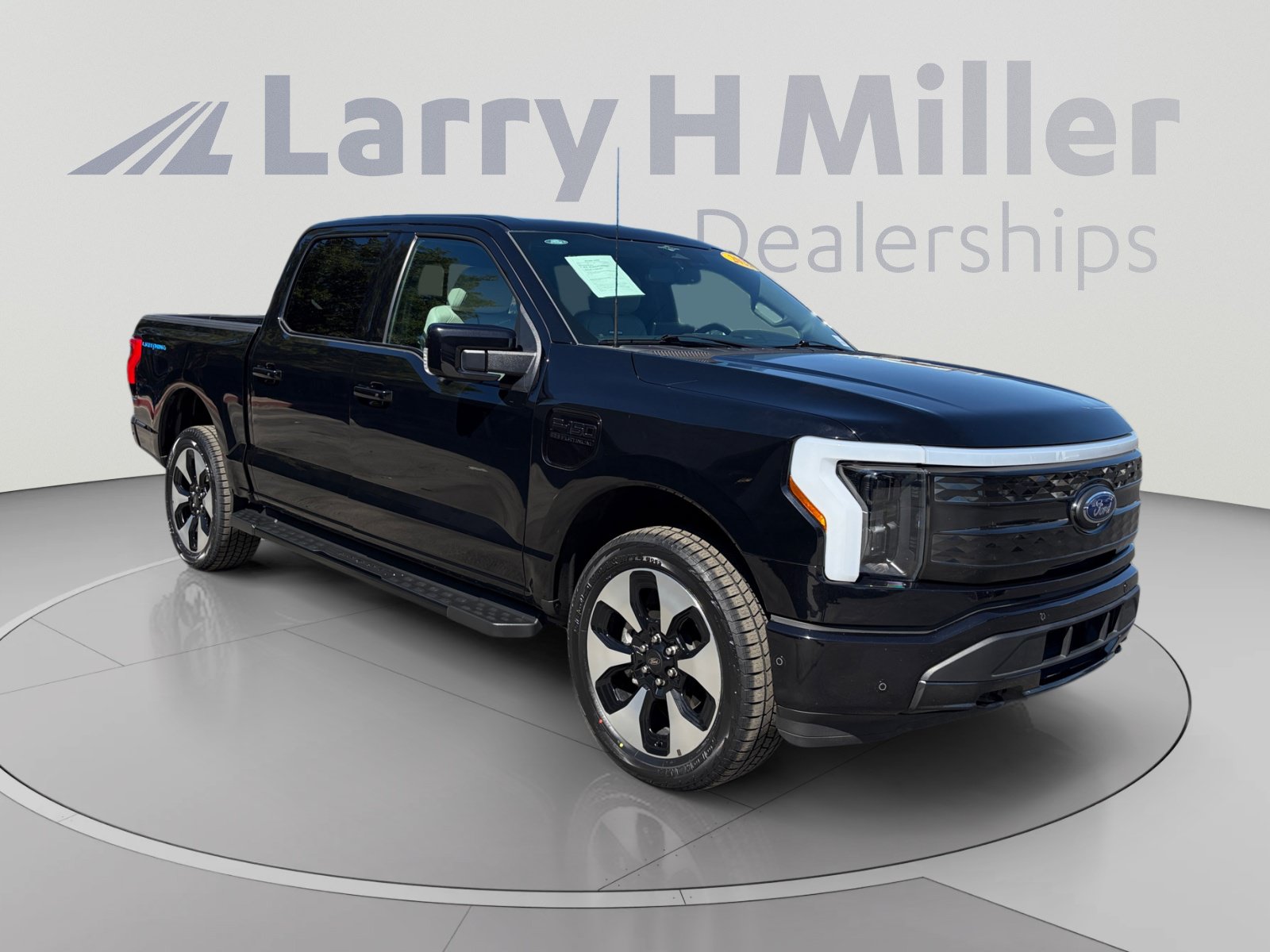 Certified 2023 Ford F150 Lightning Platinum AWD/4WD image 7