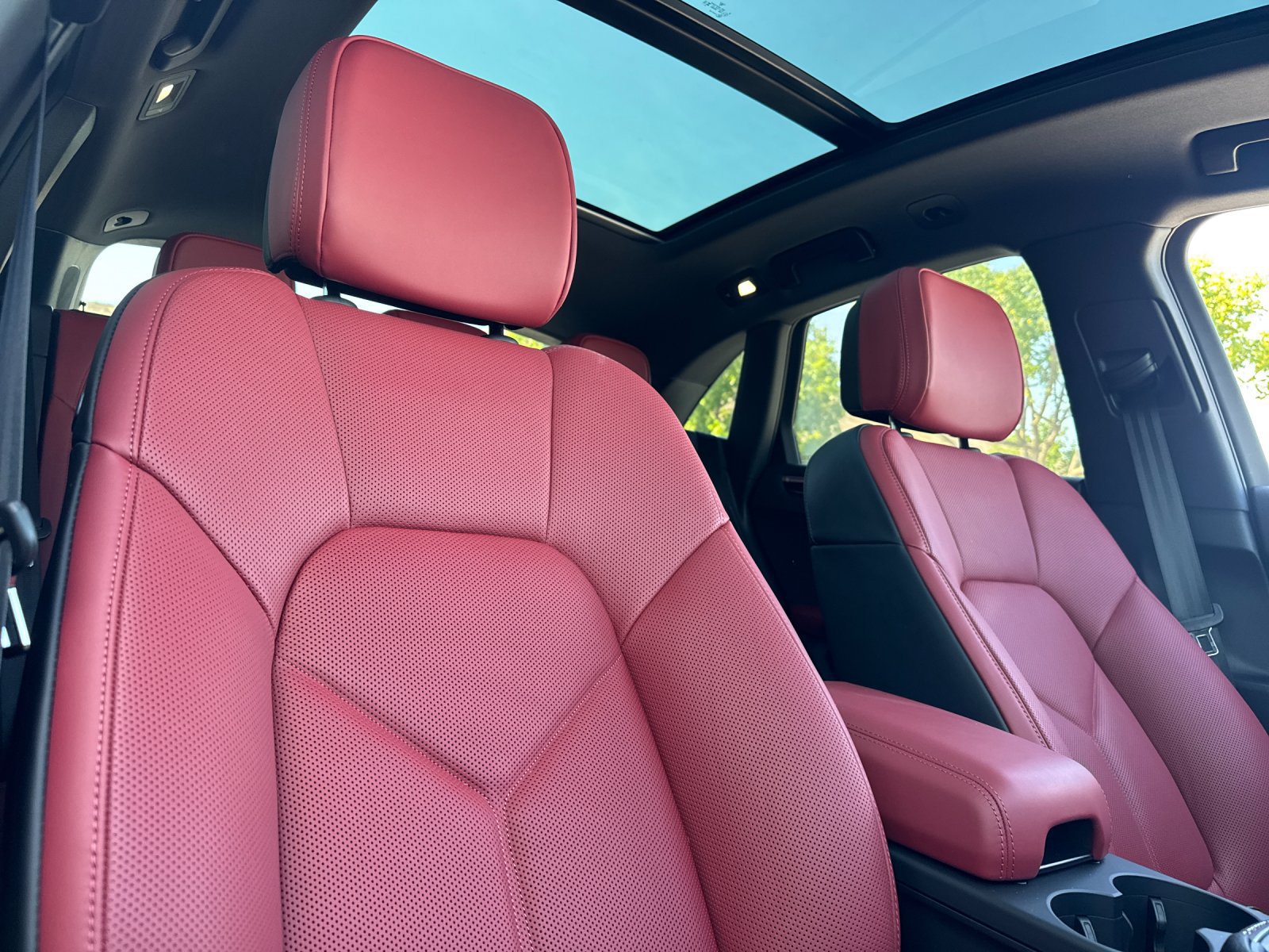 New 2026 Porsche Macan AWD/4WD image 17