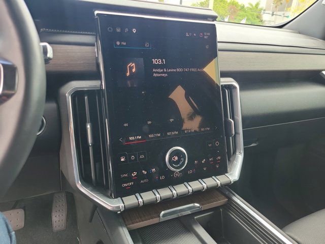 Used 2024 GMC Acadia Denali w/ Super Cruise Package image 29