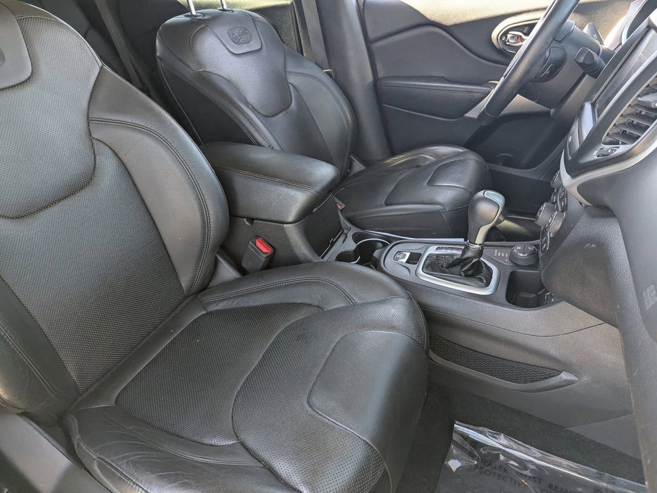 Used 2018 Jeep Cherokee Overland w/ Heavy Duty Protection Group AWD/4WD image 8