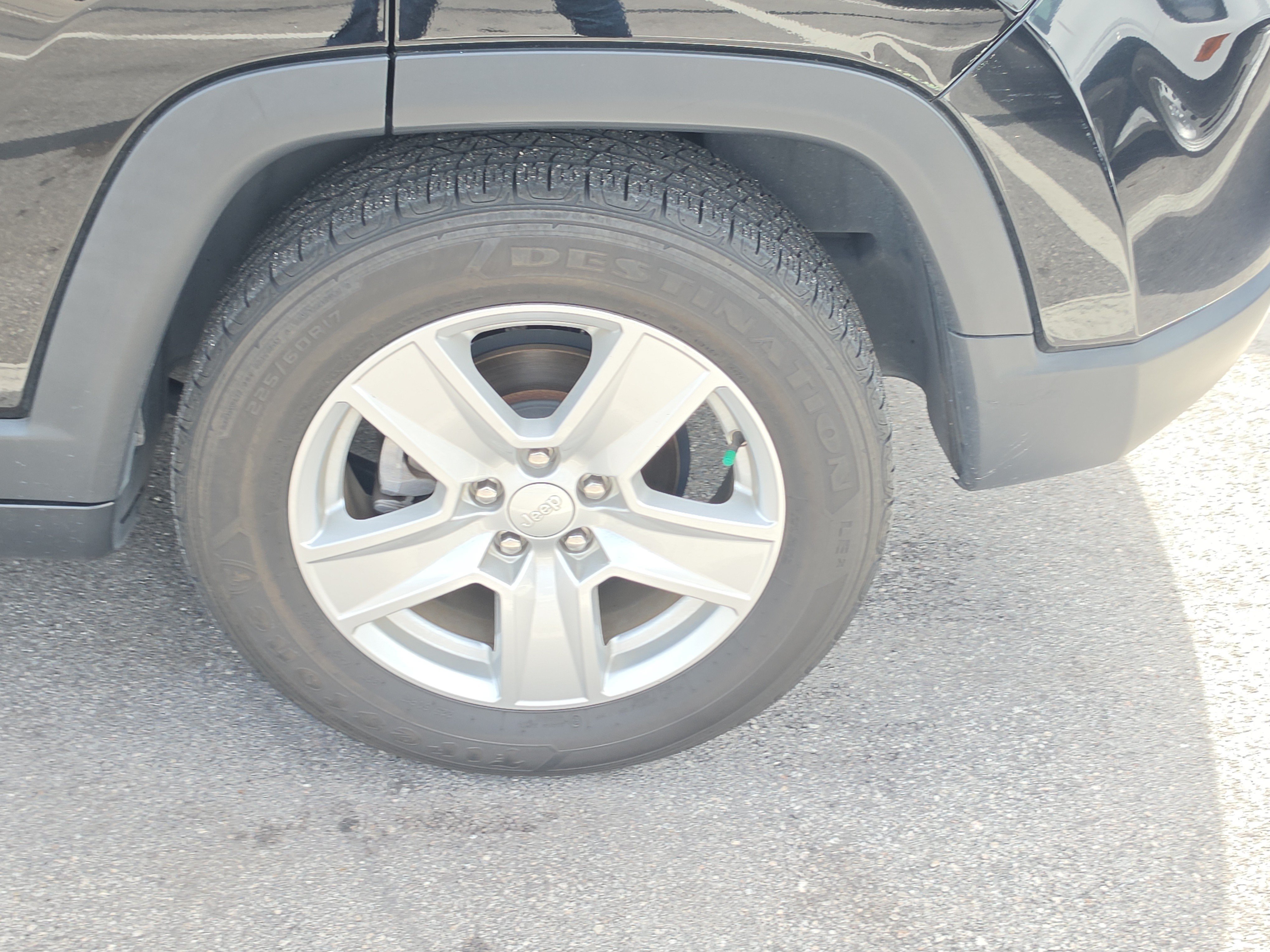 Used 2022 Jeep Compass Latitude FWD image 21