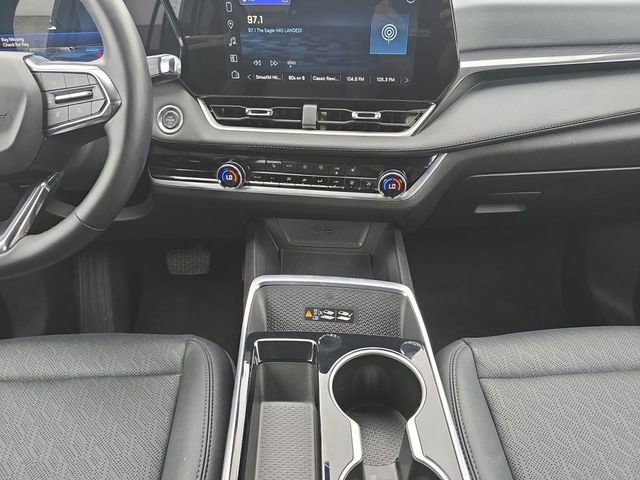 Used 2025 Chevrolet Equinox LT w/ Convenience Package II FWD image 3