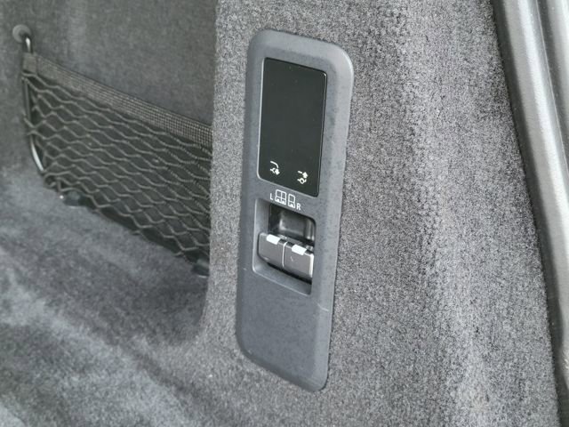 Used 2025 Land Rover Range Rover Sport SE image 14