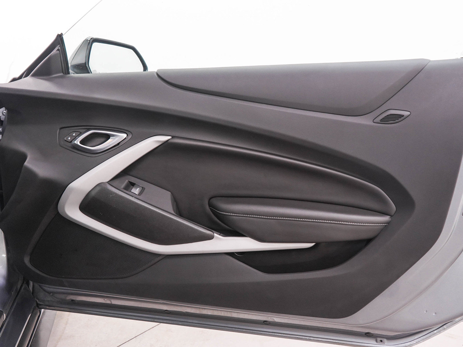 Used 2019 Chevrolet Camaro SS RWD image 12
