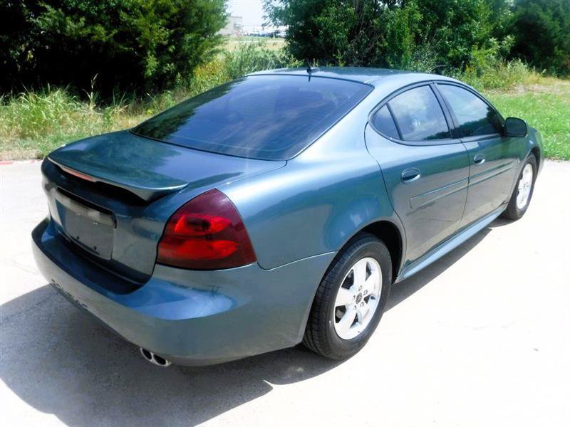 Used 2006 Pontiac Grand Prix w/ Premium Package FWD image 6
