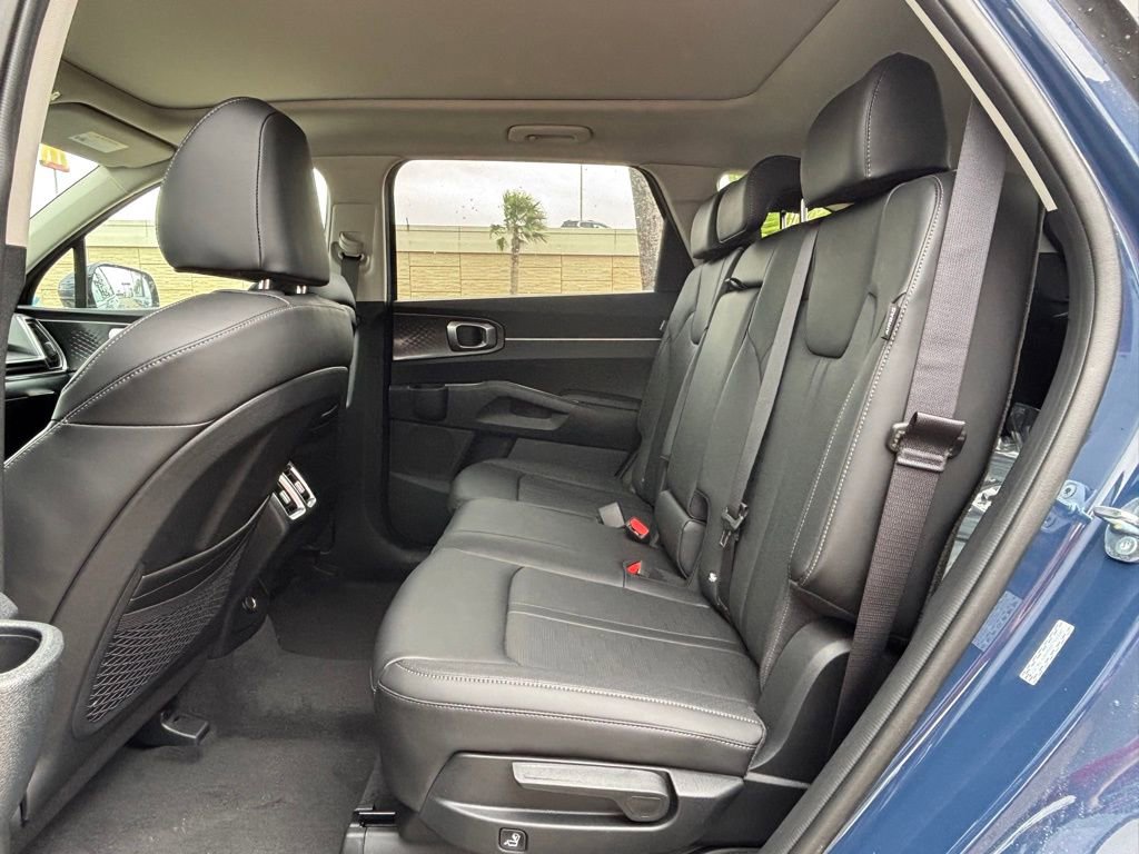 New 2025 Kia Sorento S w/ Panoramic Sunroof Package image 17