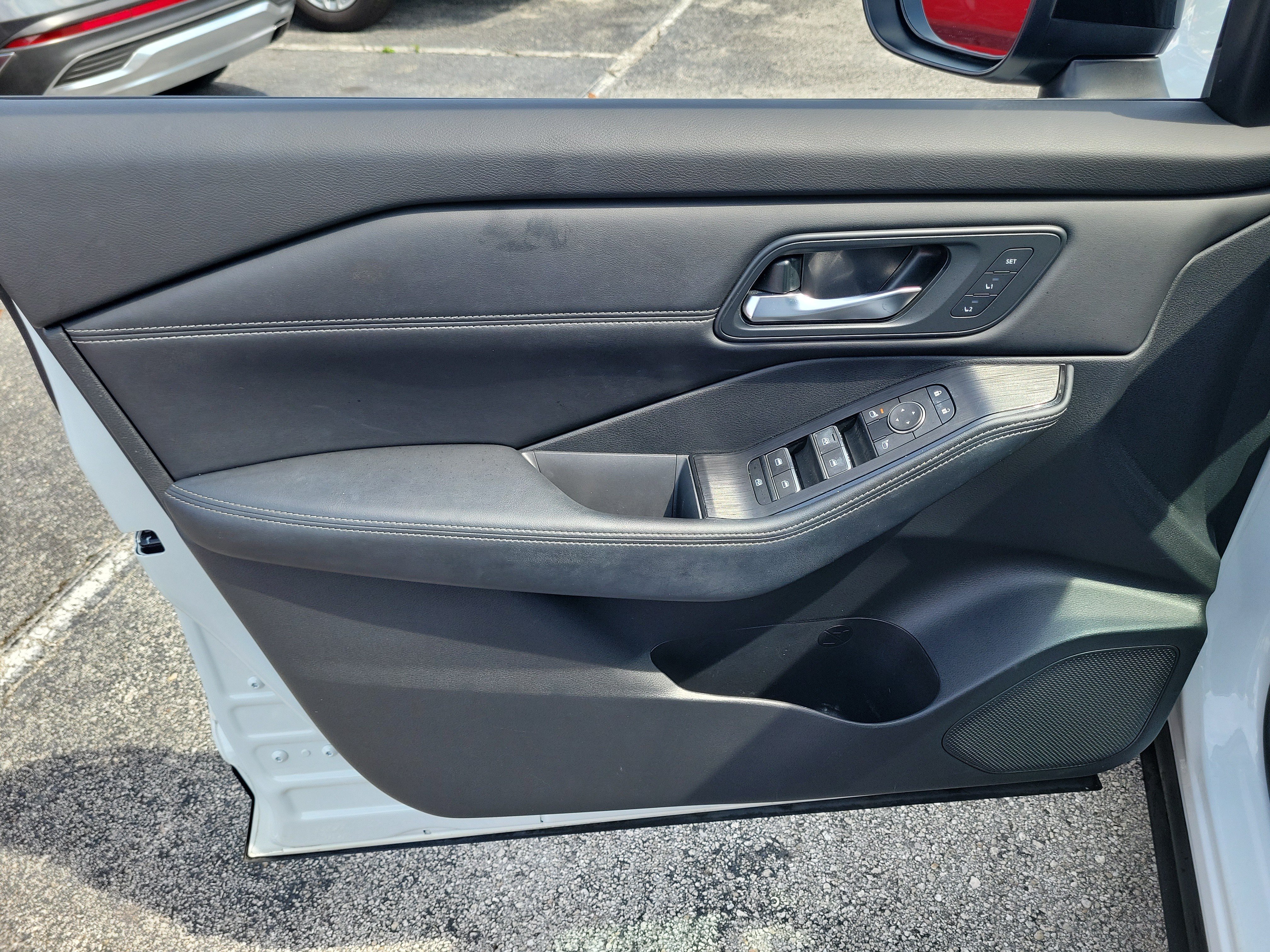 Certified 2024 Nissan Rogue SL w/ SL Premium Package FWD image 11