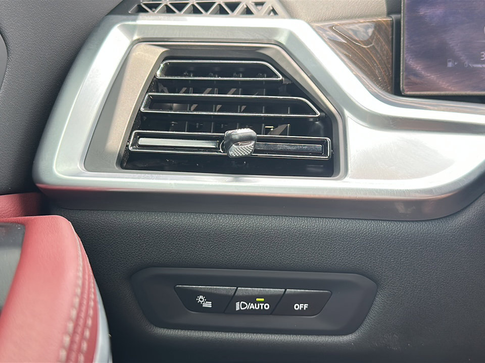 Certified 2024 BMW X6 xDrive40i w/ Premium Package image 37