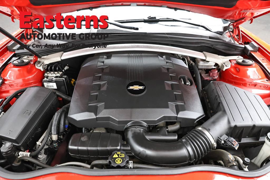 Used 2015 Chevrolet Camaro LT RWD image 7