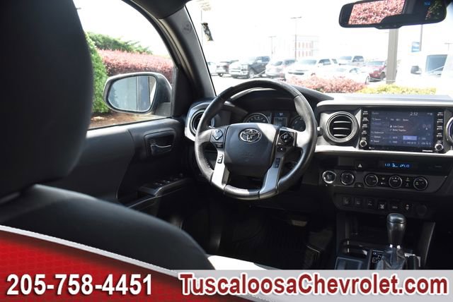 Used 2021 Toyota Tacoma TRD Off-Road w/ Technology Package AWD/4WD image 23