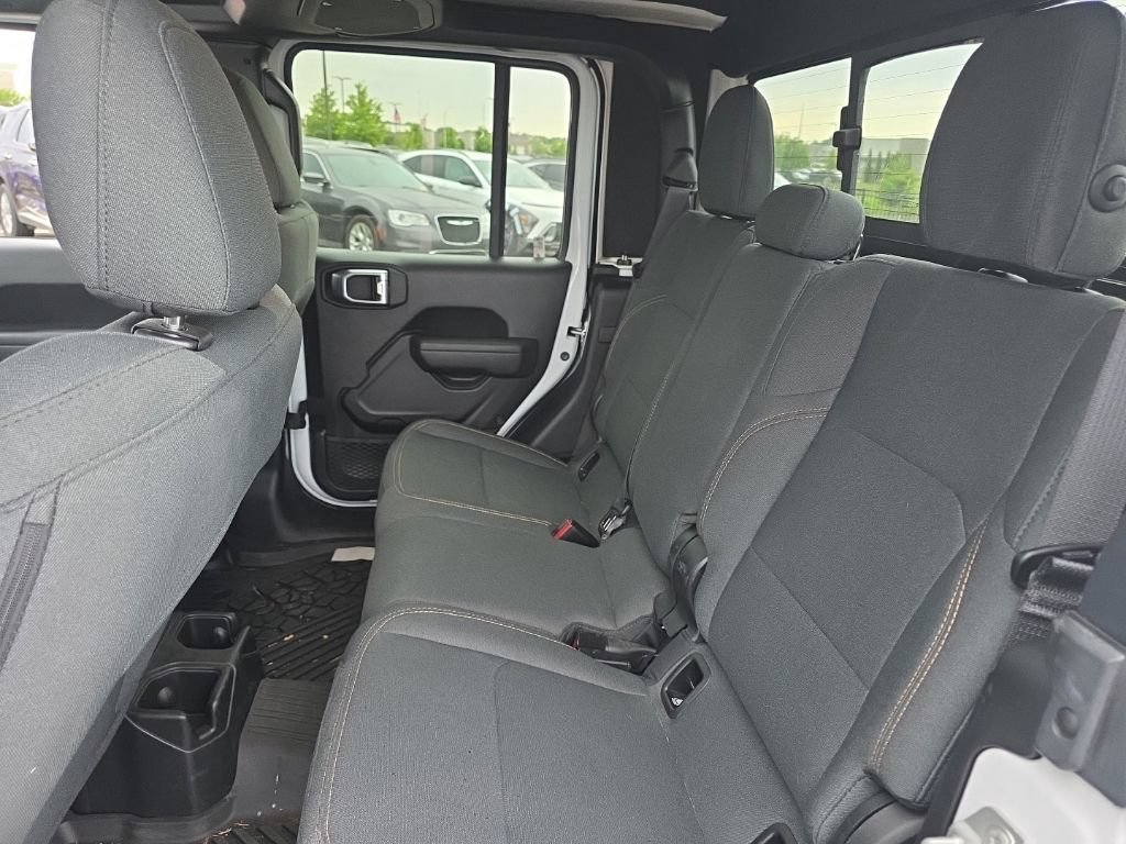 Used 2024 Jeep Gladiator Sport AWD/4WD image 19