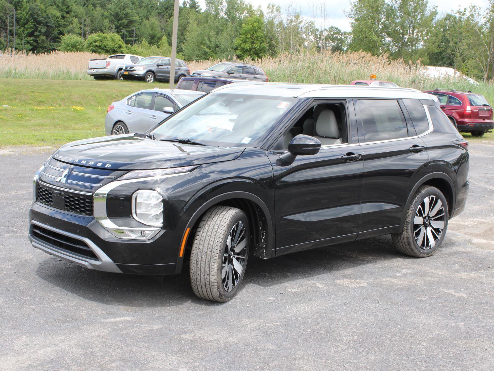 New 2025 Mitsubishi Outlander Platinum Edition image 5