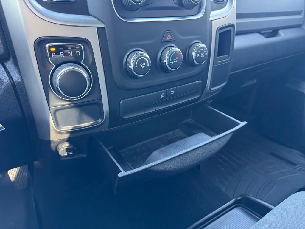 Used 2019 RAM 1500 Classic SLT image 33