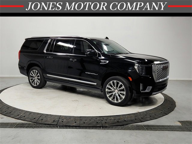 Used 2021 GMC Yukon XL Denali w/ Denali Premium Package image 1