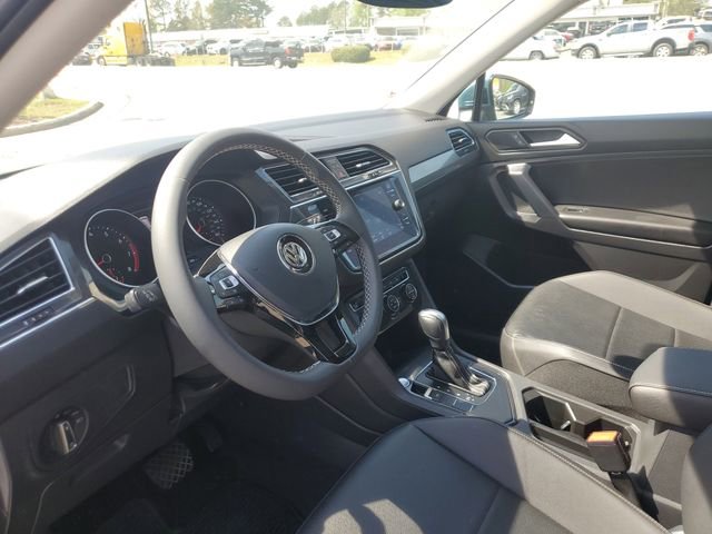 Certified 2021 Volkswagen Tiguan SE w/ Panoramic Sunroof Package image 19