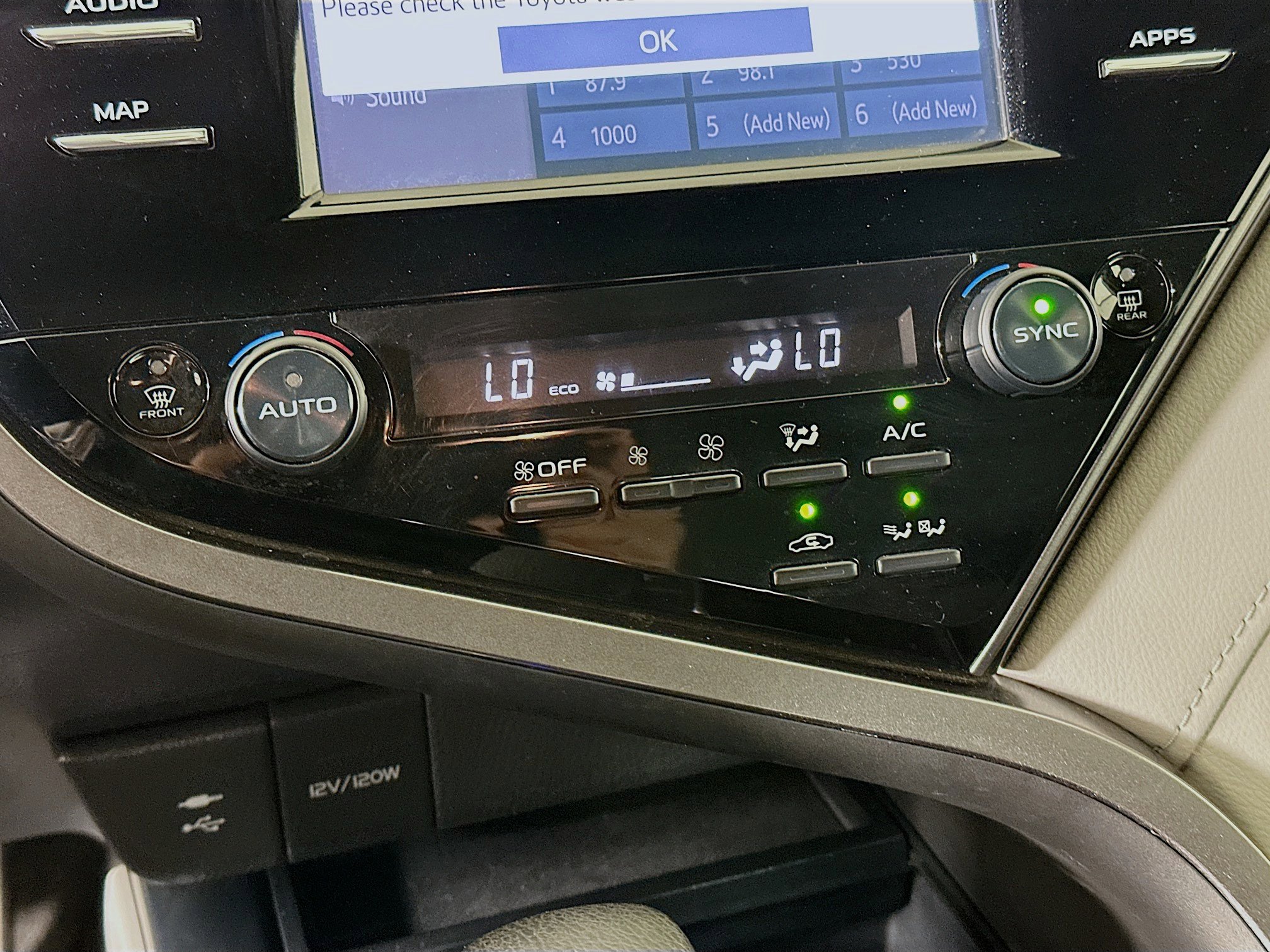 Used 2019 Toyota Camry LE image 22