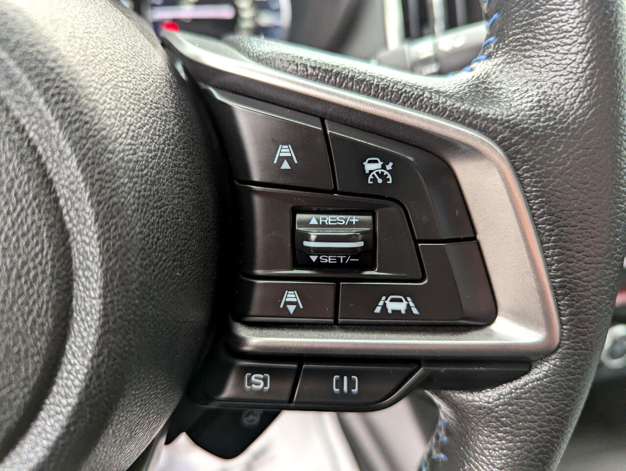 Used 2019 Subaru Crosstrek Hybrid w/ Moonroof Package w/Navigation image 21