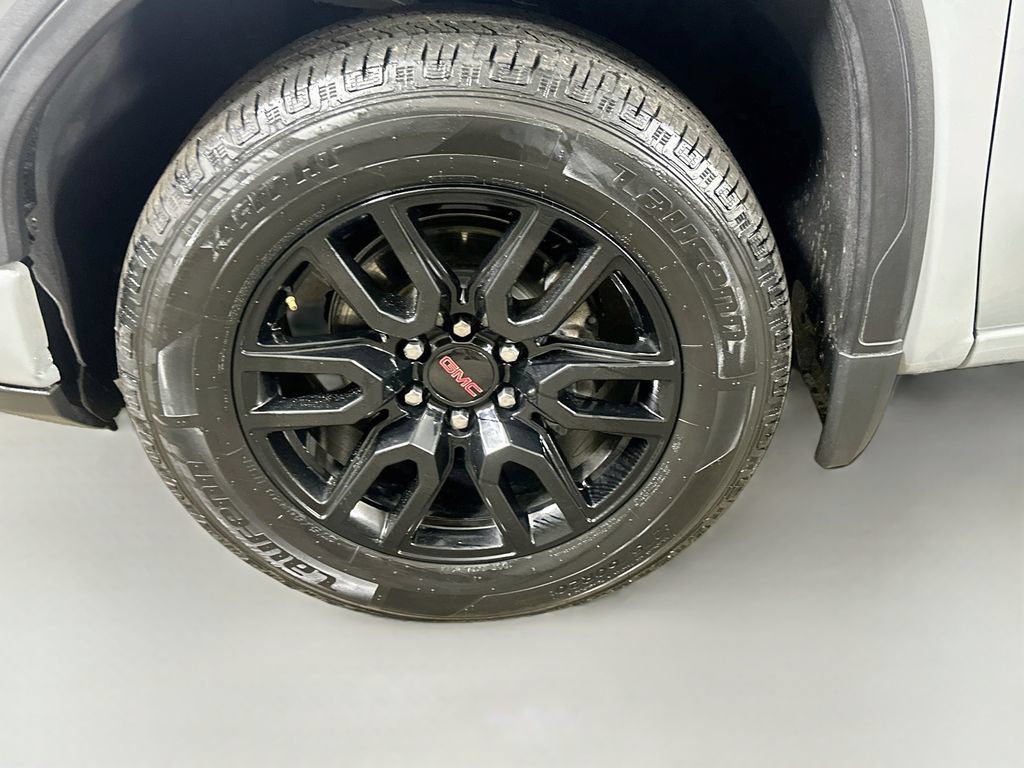 Used 2024 GMC Sierra 1500 Elevation w/ LPO, Elevation Black Package AWD/4WD image 8