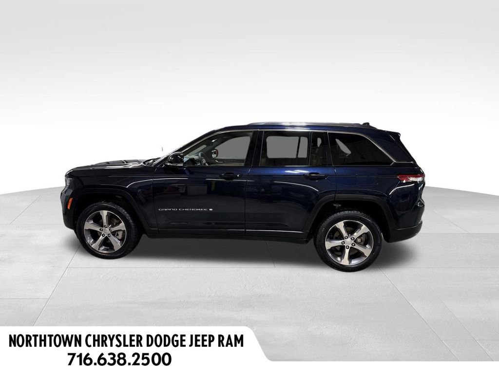 Certified 2023 Jeep Grand Cherokee Limited image 2