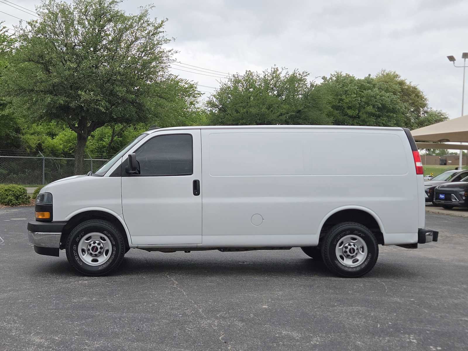 Used 2020 GMC Savana 2500 w/ Driver Convenience Package image 5