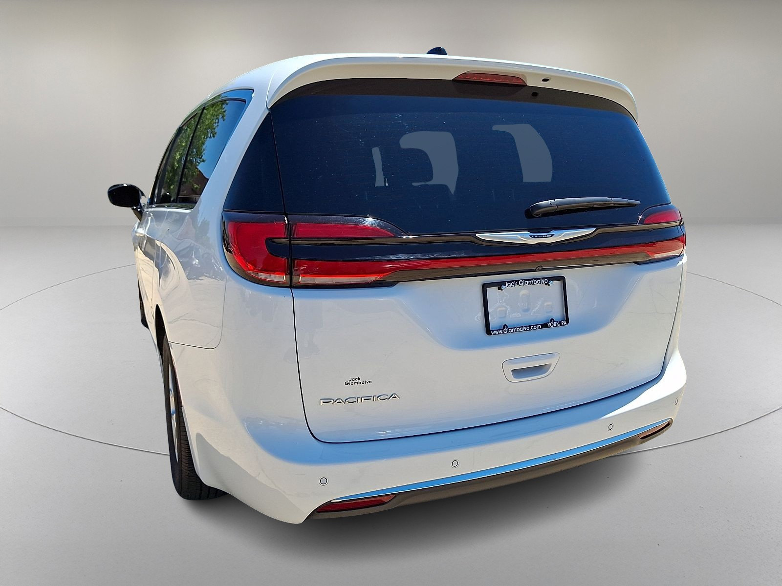 Used 2025 Chrysler Pacifica Select FWD image 8