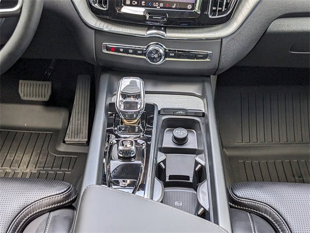 New 2025 Volvo XC60 B5 Ultra w/ Climate Package image 20