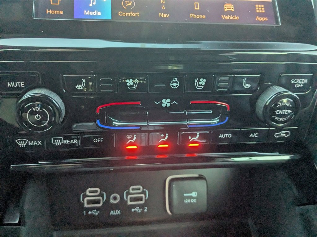 Used 2022 Jeep Grand Cherokee Overland w/ Luxury Tech Group IV image 24