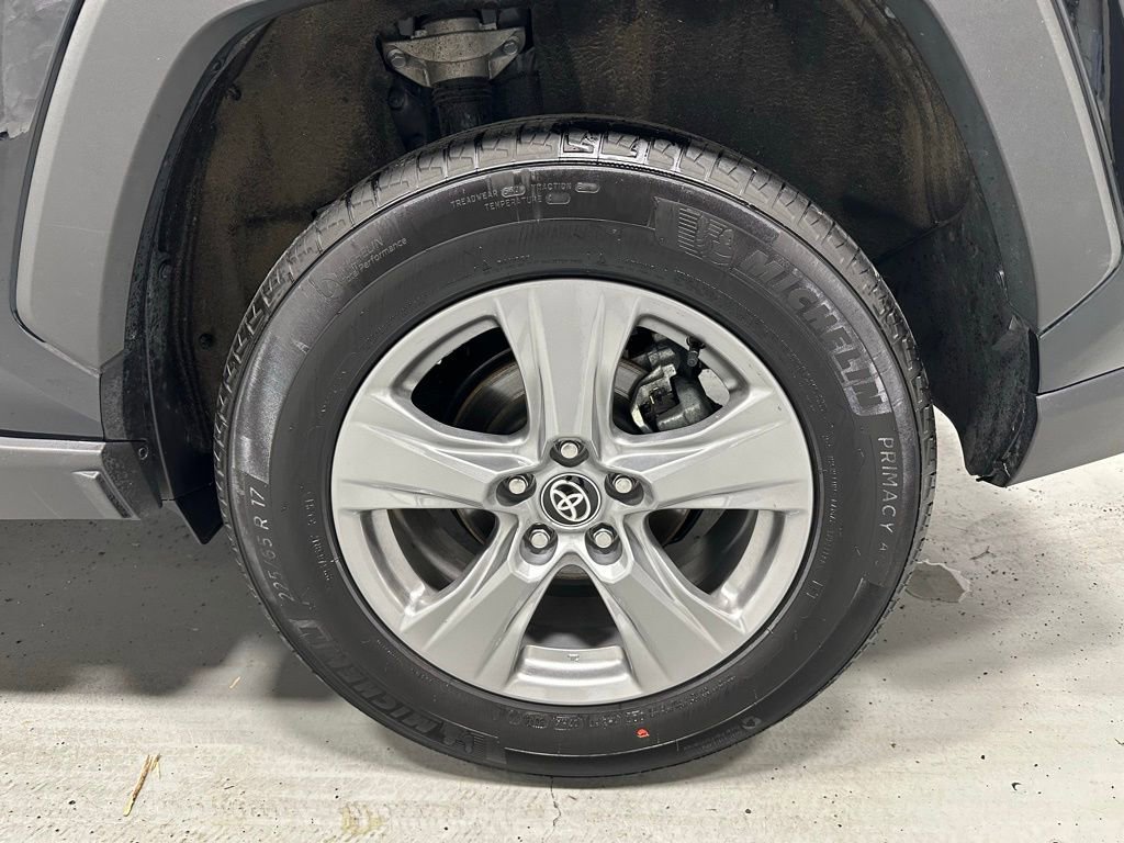 Used 2025 Toyota RAV4 XLE image 63