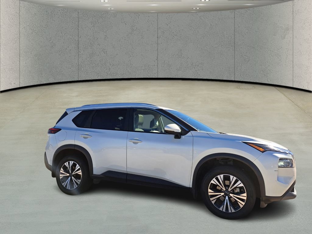 Used 2023 Nissan Rogue SV w/ SV Premium Package image 3