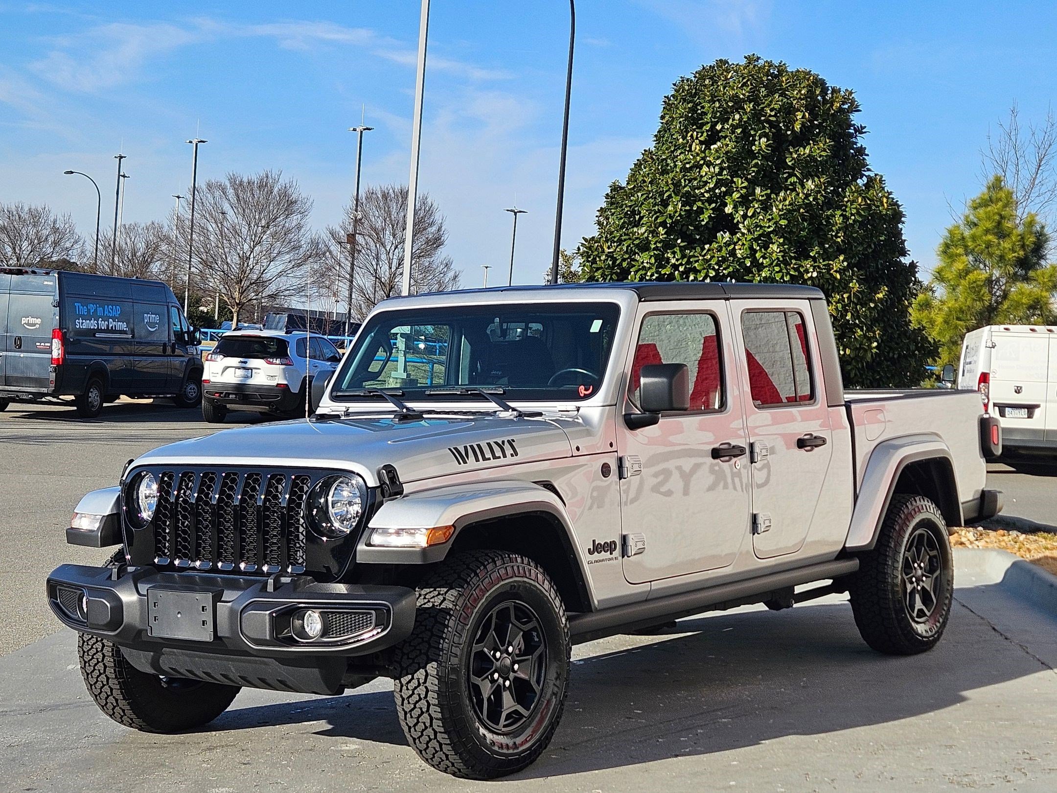 Used 2023 Jeep Gladiator Willys image 3