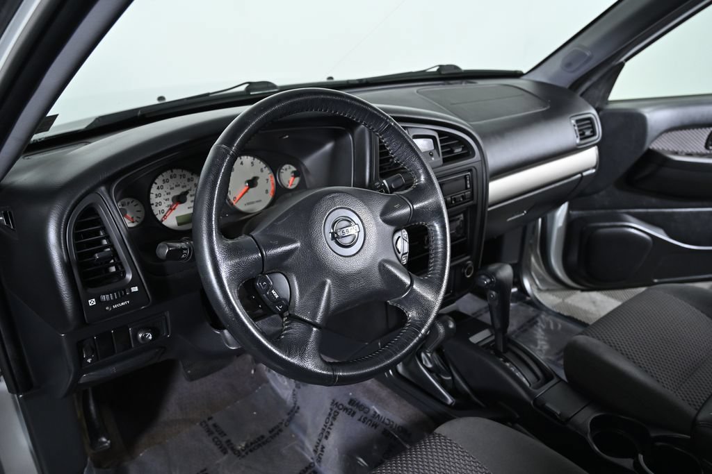 Used 2004 Nissan Pathfinder SE w/ (SRF) SE Sunroof Pkg AWD/4WD image 10