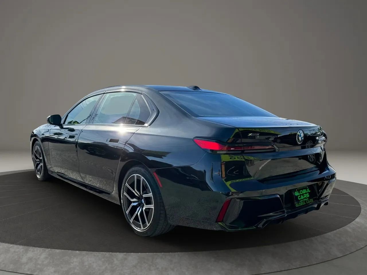 Used 2025 BMW 740i xDrive image 7